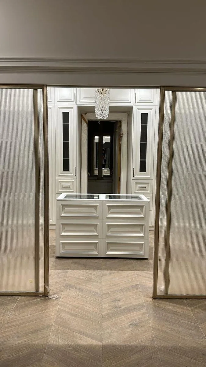 Retail and showroom fit-out